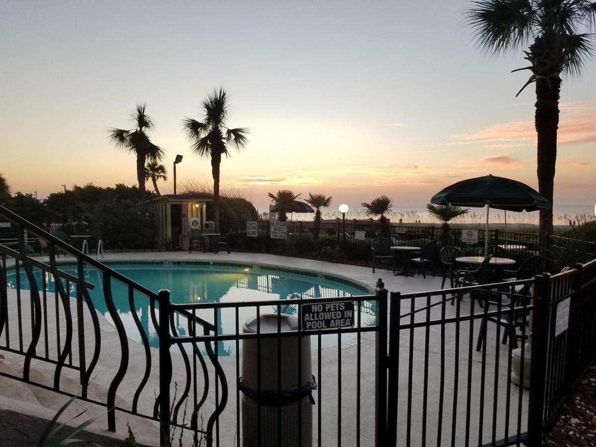 The Palms Resort-Oceanfront Миртл-Бич Экстерьер фото